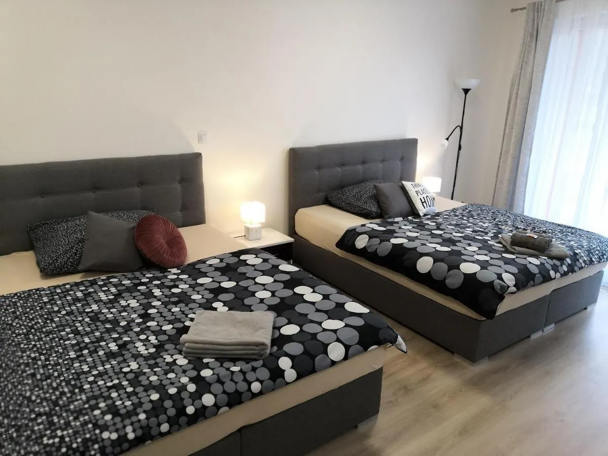 Ferienwohnung H+ Apartman Letiste Praha 0*, Prag